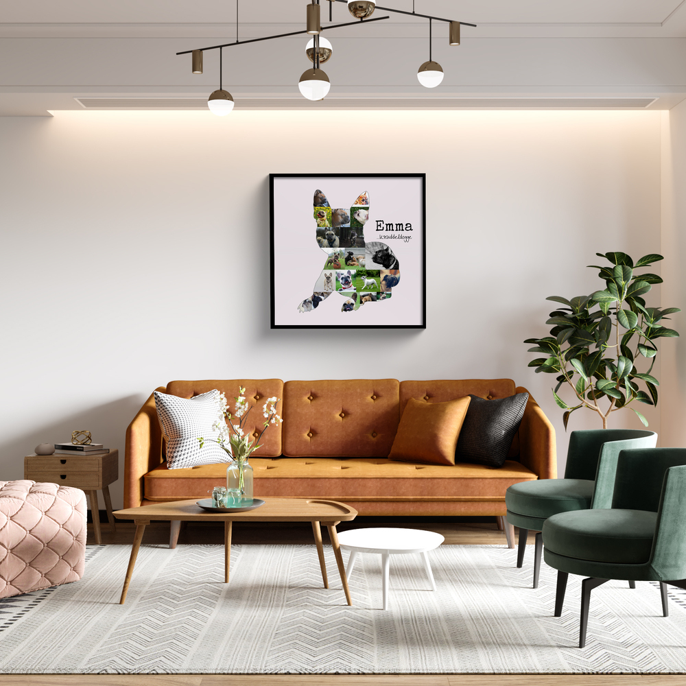 Fotocollage als Französische-Bulldogge-Silhouette mit Namen, im schwarzen Rahmen über einem ockerfarbenen Sofa