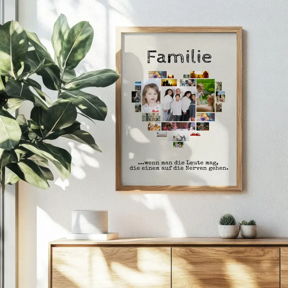 Herzcollage aus Familienfotos mit Spruch im Naturholzrahmen über der Kommode, als Geschenk für die Familie