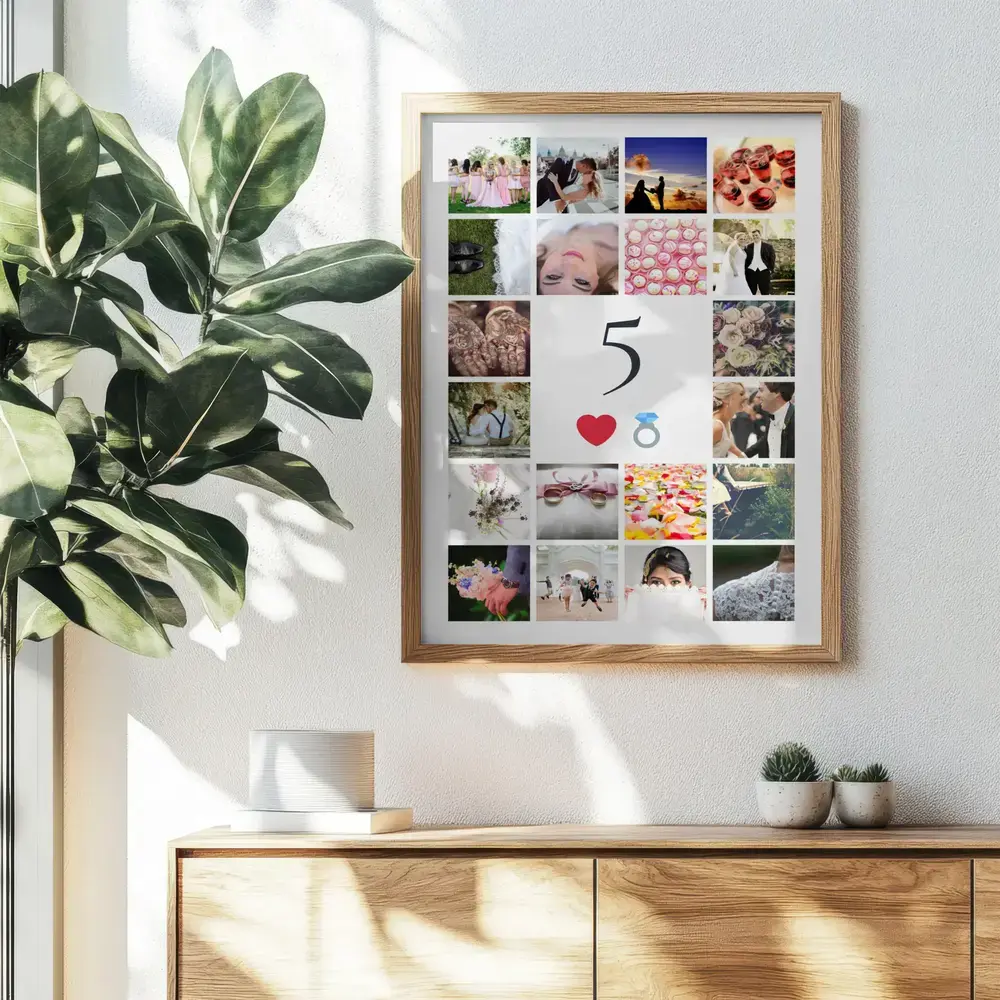Fotocollage mit großer 5 im Holzrahmen über dem Sideboard, persönliches Geschenk zum 5. Hochzeitstag