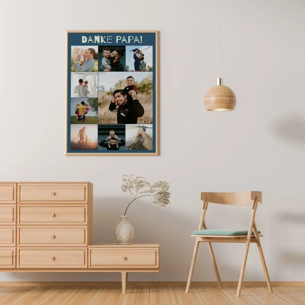 Fotocollage für Papa mit Dankeszeile im Naturholzrahmen an heller Wohnzimmerwand über einer Holzkommode