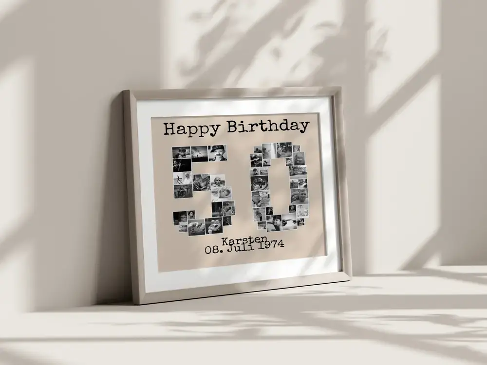Personalisierte Zahlen-Fotocollage zum 50. Geburtstag im Rahmen, auf dem Boden an eine sonnige Wand gelehnt